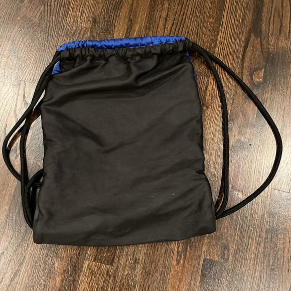 Adidas drawstring backpack - Picture 3 of 3